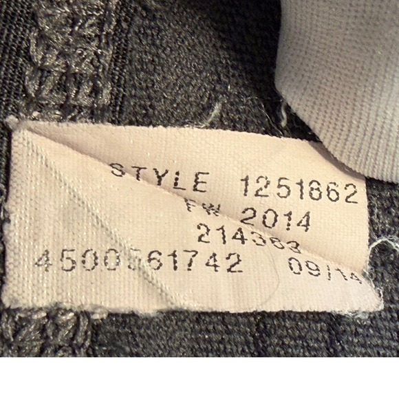 Under Armour Gray Compression Athletic Shorts M Activewear Gym Pilates 102-46 - Picture 4 of 12